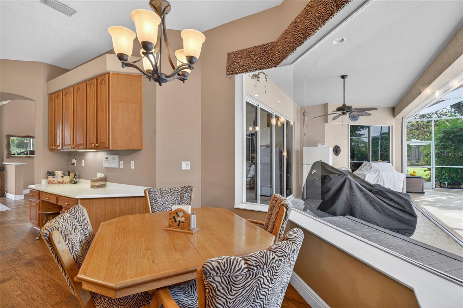 THE HAMPTONS - Residential