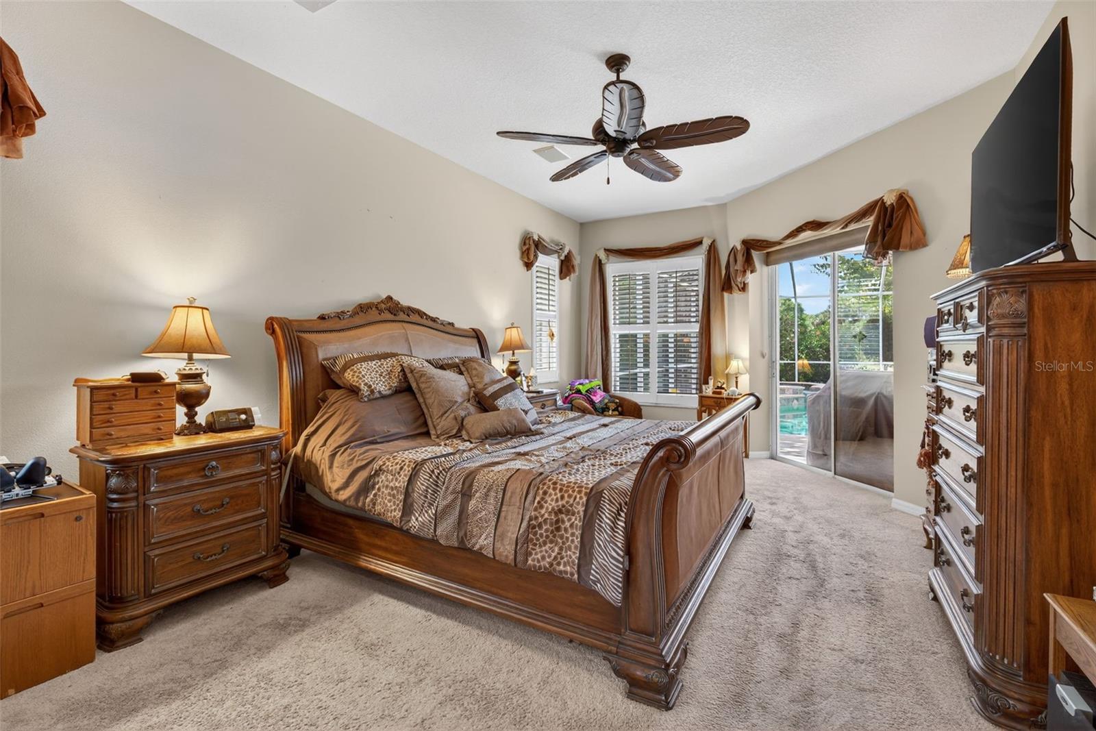 THE HAMPTONS - Residential