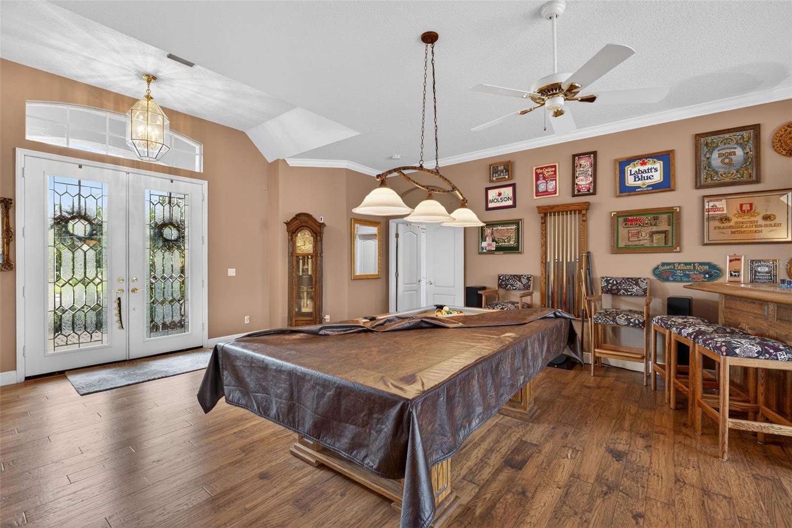 THE HAMPTONS - Residential