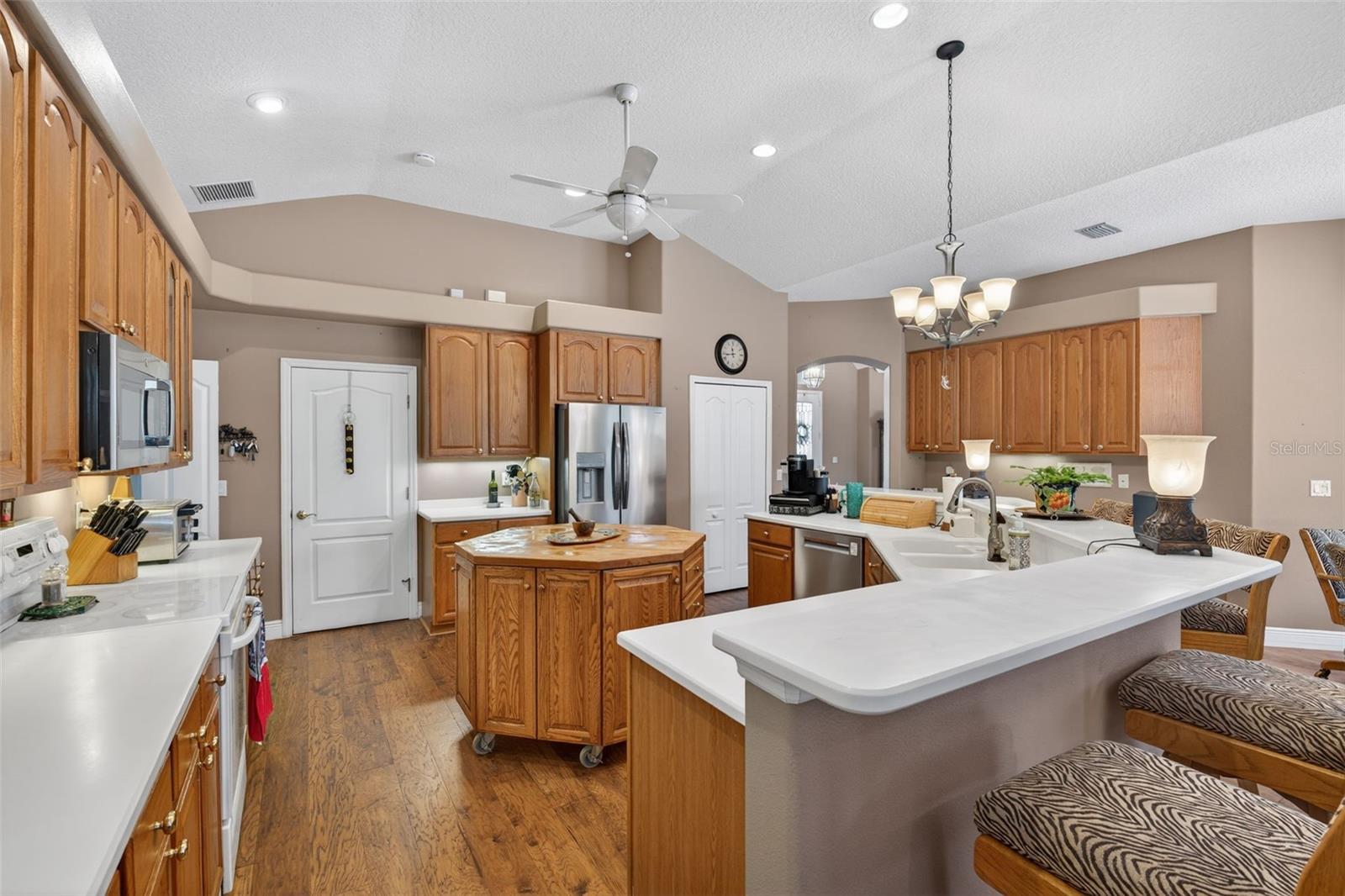 THE HAMPTONS - Residential