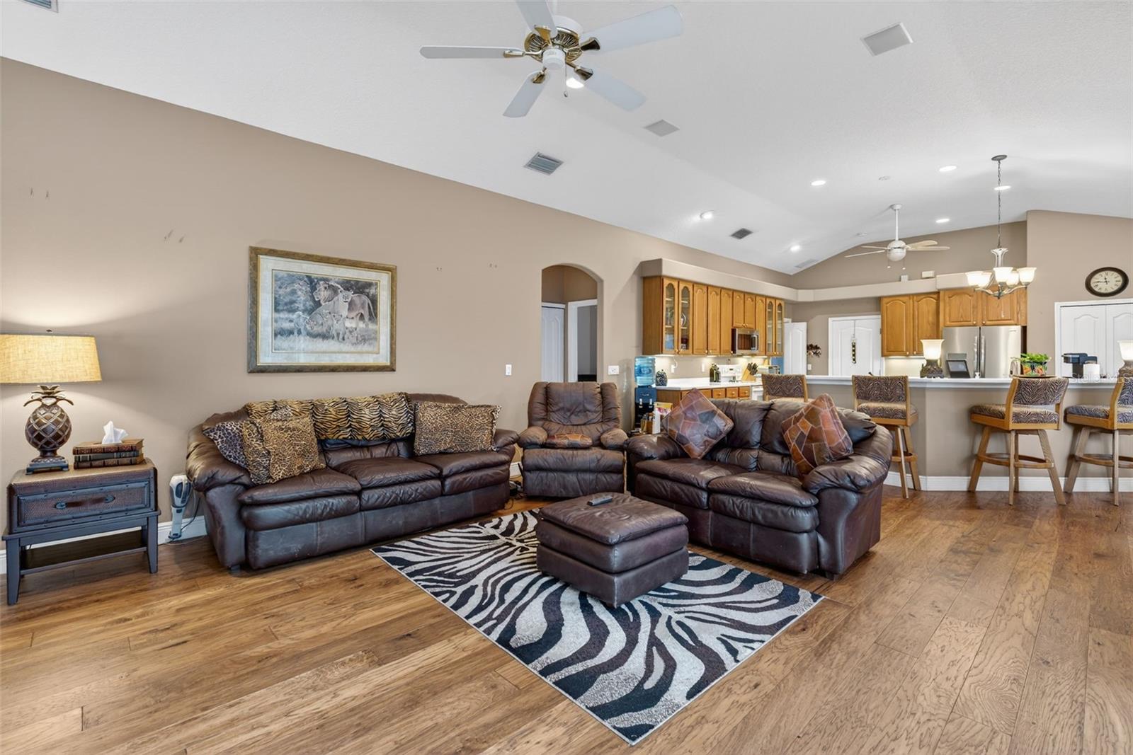 THE HAMPTONS - Residential