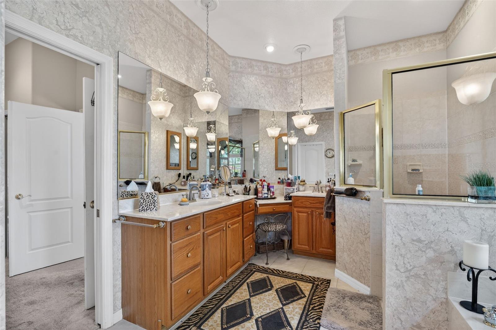 THE HAMPTONS - Residential