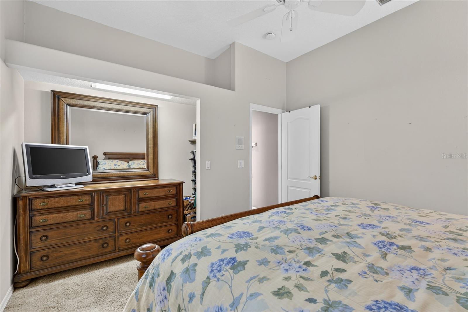 THE HAMPTONS - Residential