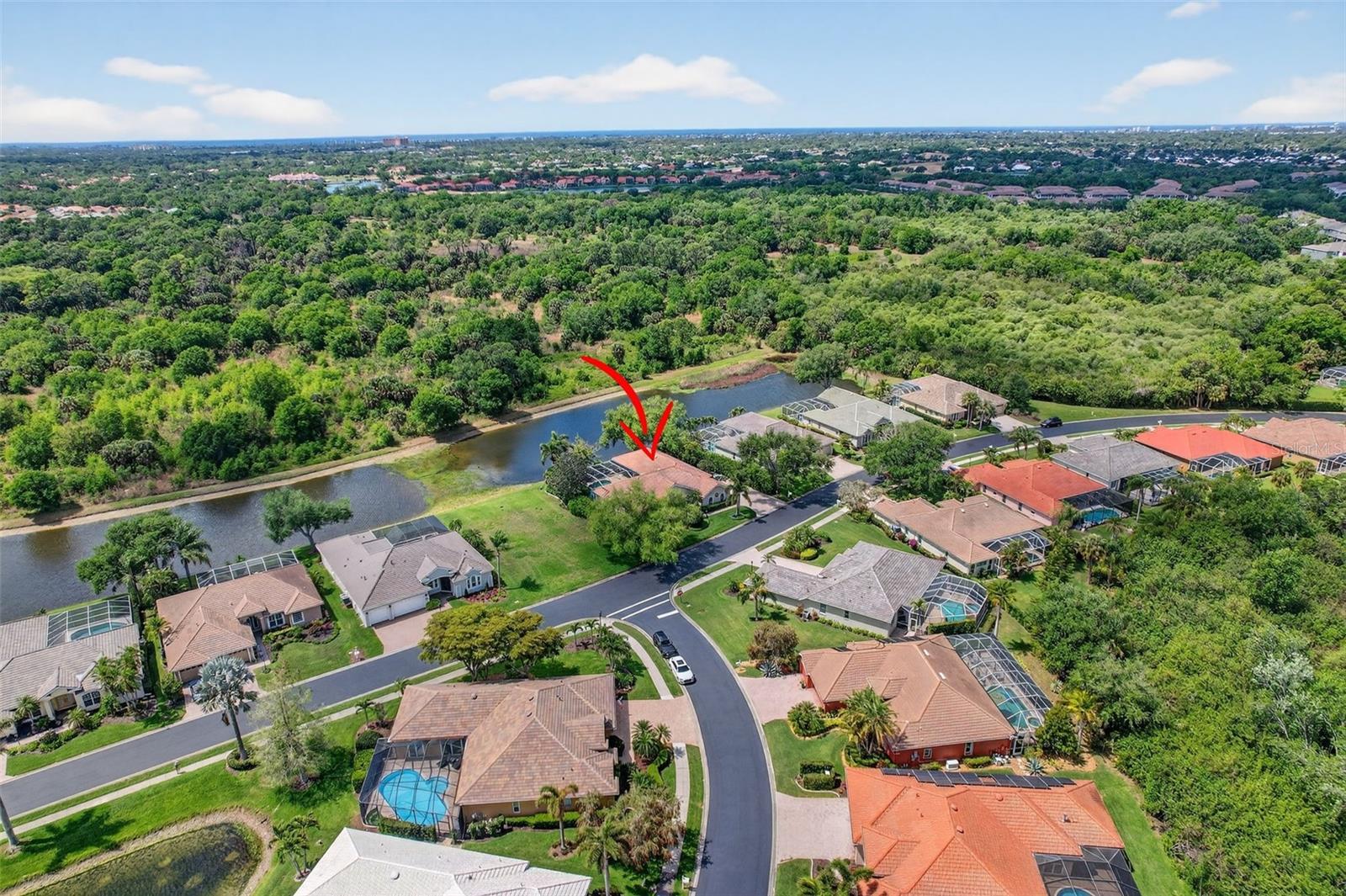 THE HAMPTONS - Residential