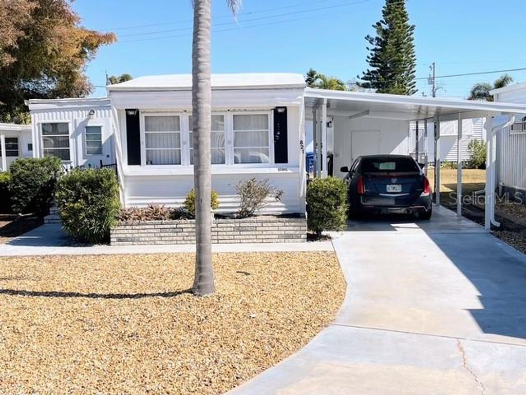 Photo of 821 Turf St, Venice, FL 34285 (MLS # N6142921)