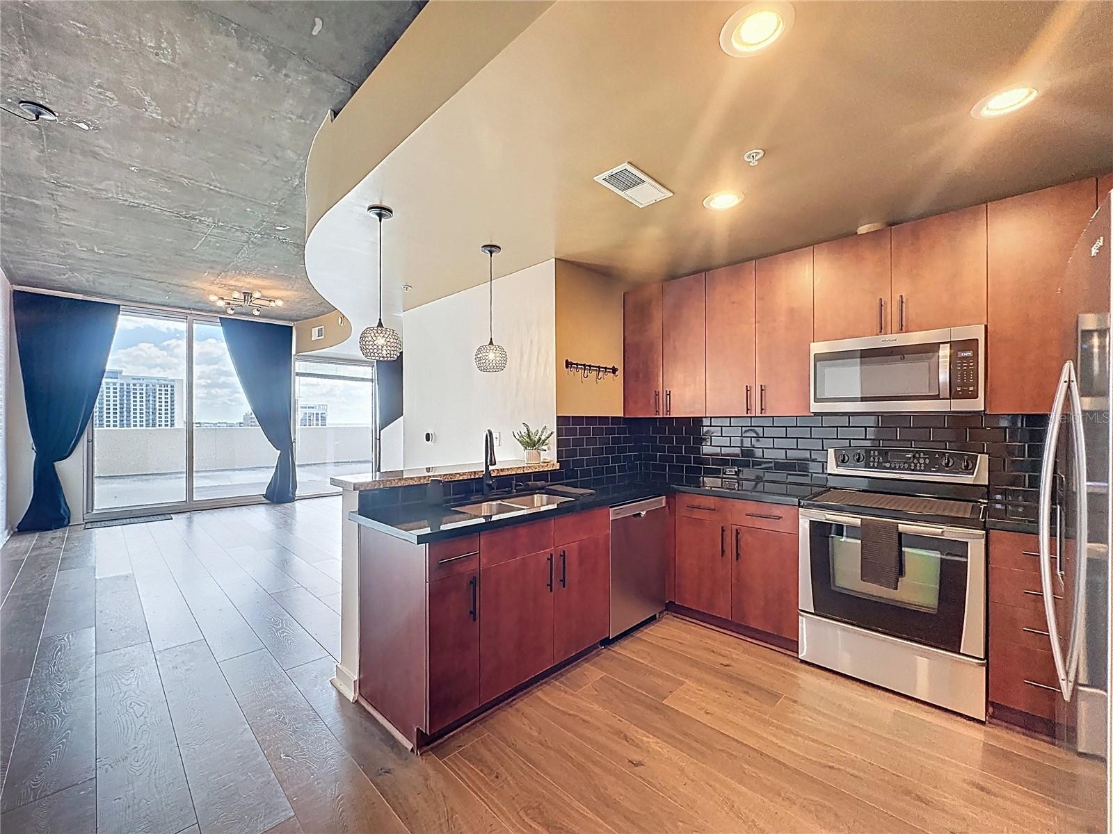 SOLAIRE/PLAZA CONDO - Residential