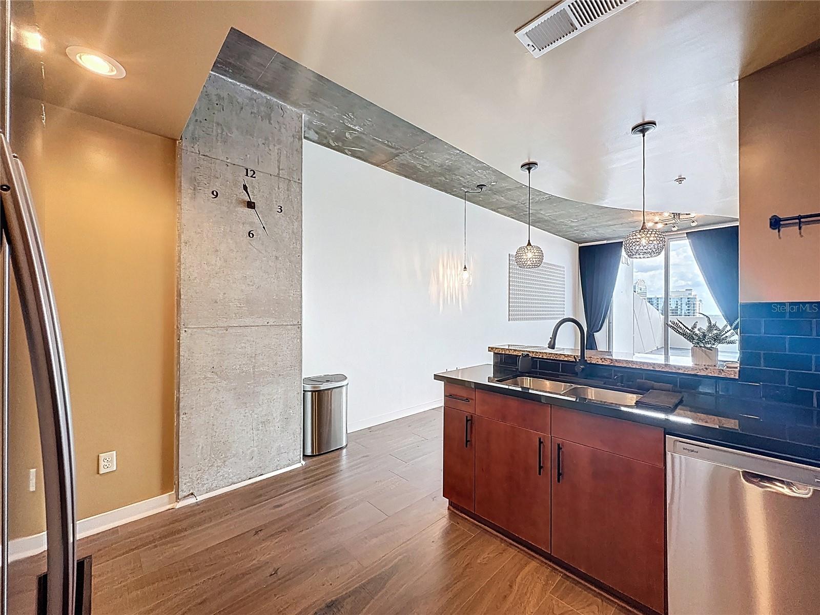 SOLAIRE/PLAZA CONDO - Residential