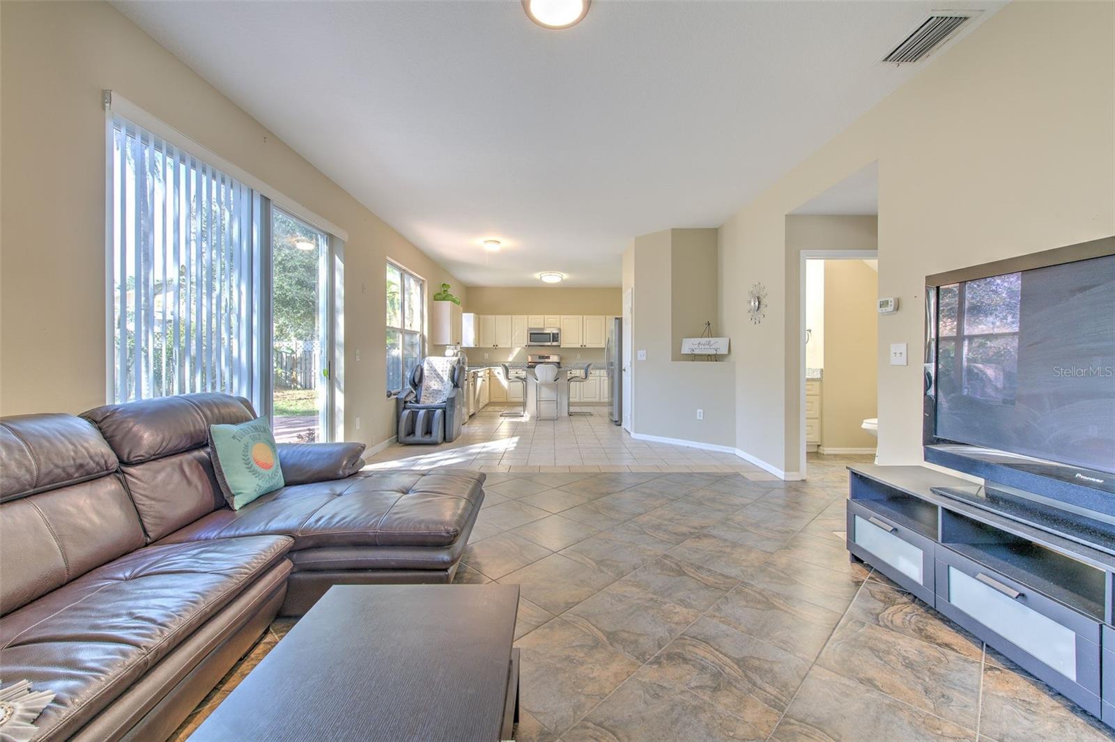 HUNTERS GREEN PRCL 17B PHAS - Residential