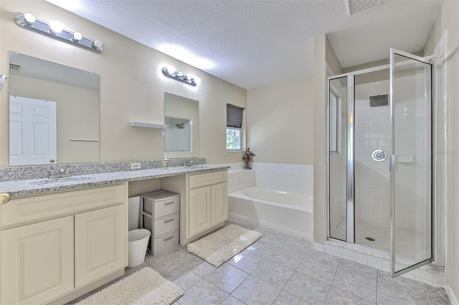 HUNTERS GREEN PRCL 17B PHAS - Residential