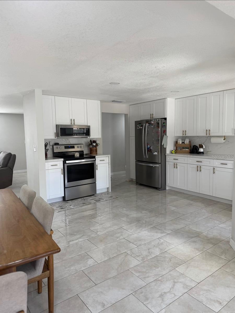 211 66TH AVENUE W FL