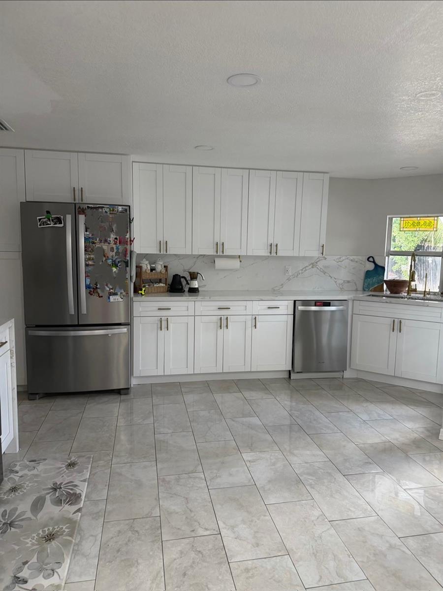 COUNTRY CLUB ACRES UNIT 3 - Residential