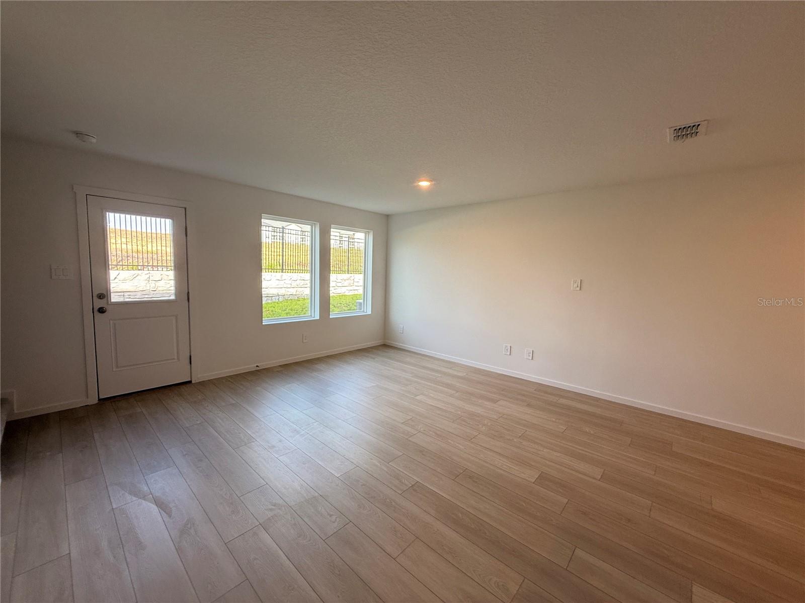 POSNER RESERVE PHASE 1D PB 203 PGS 35-40 LOT 207 - Residential Lease