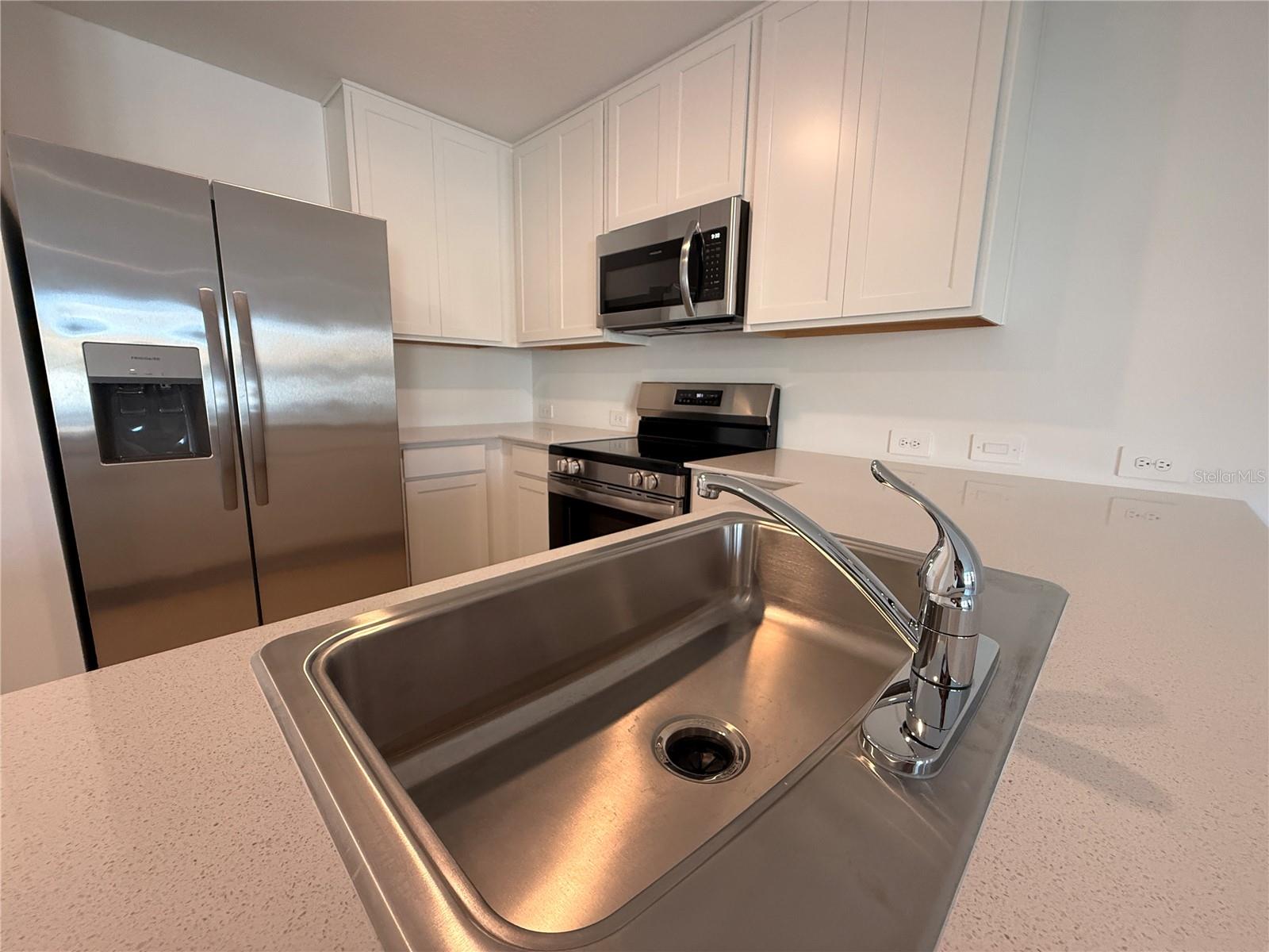 POSNER RESERVE PHASE 1D PB 203 PGS 35-40 LOT 207 - Residential Lease