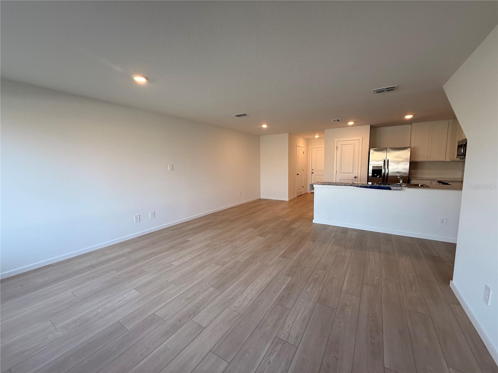 POSNER RESERVE PHASE 1D PB 203 PGS 35-40 LOT 207 - Residential Lease