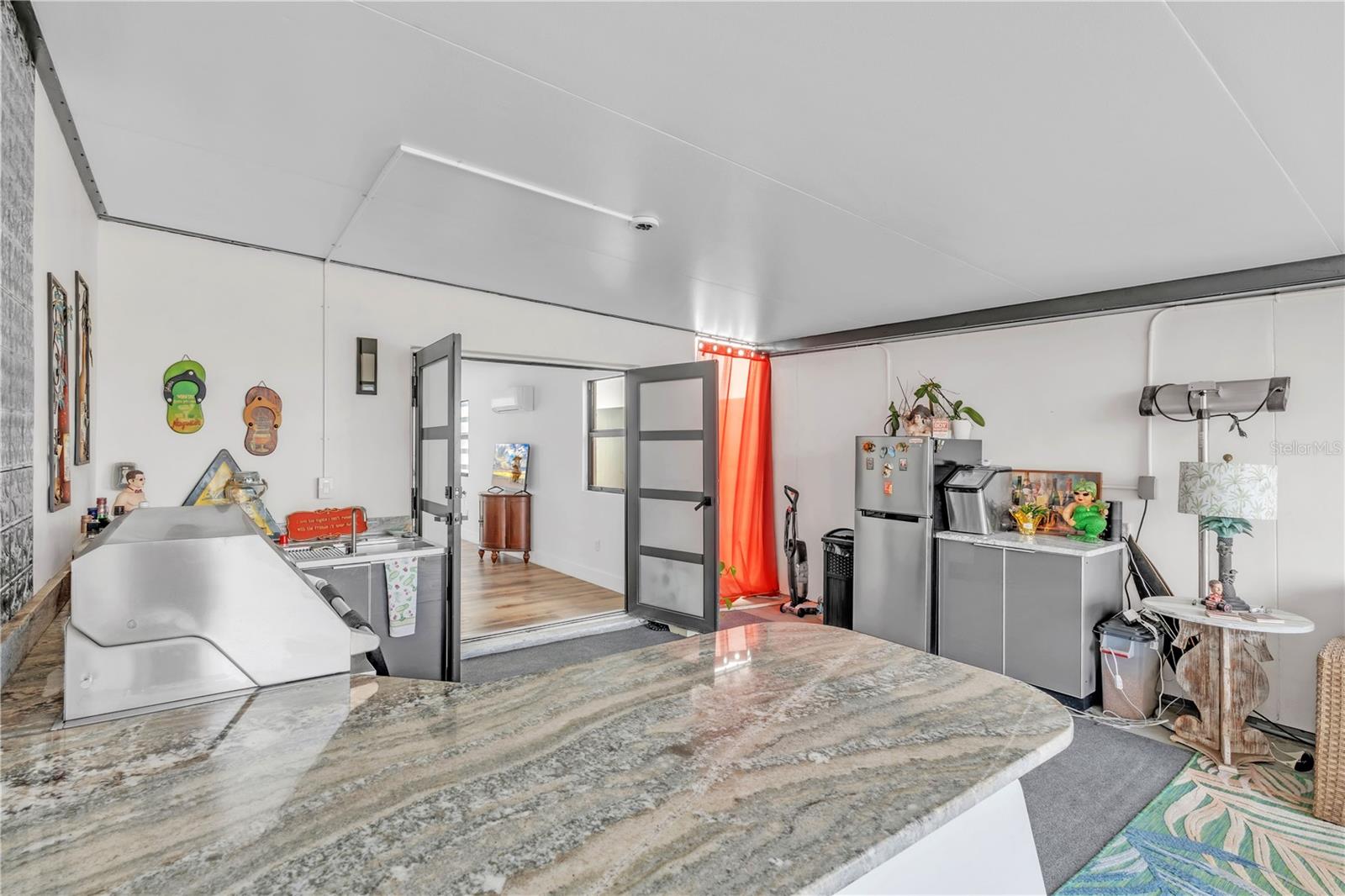 LATITUDES IN THE PARK - Residential