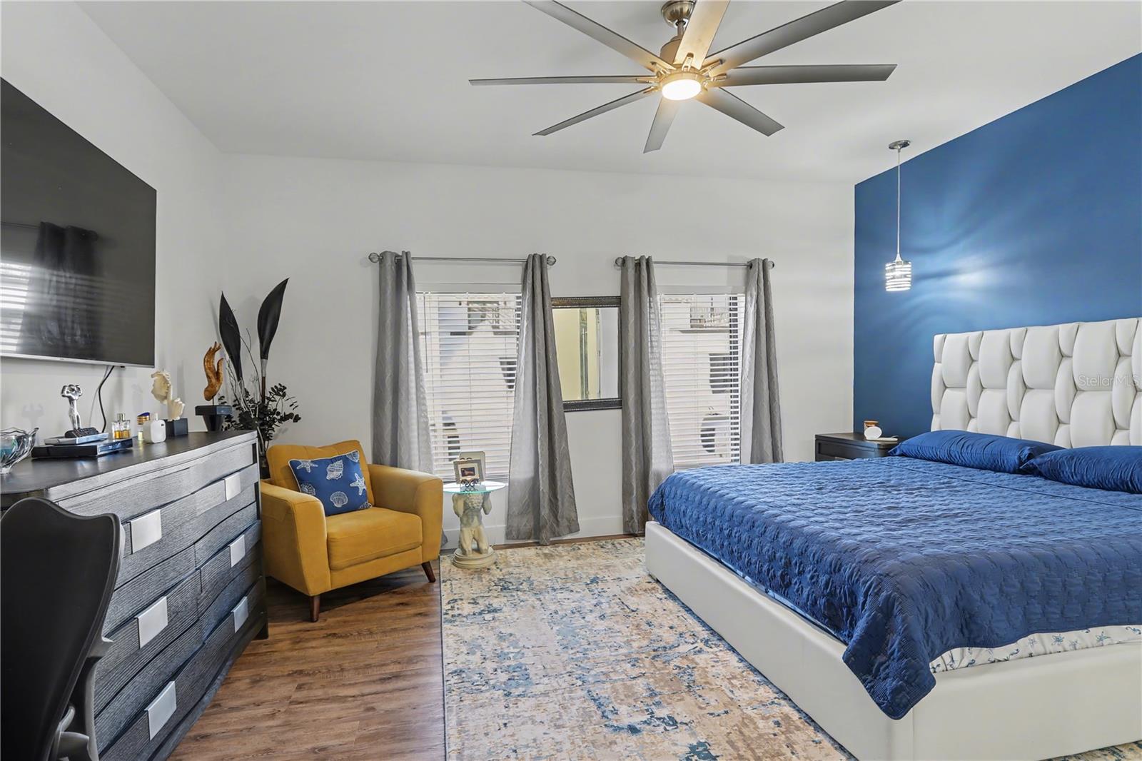 LATITUDES IN THE PARK - Residential