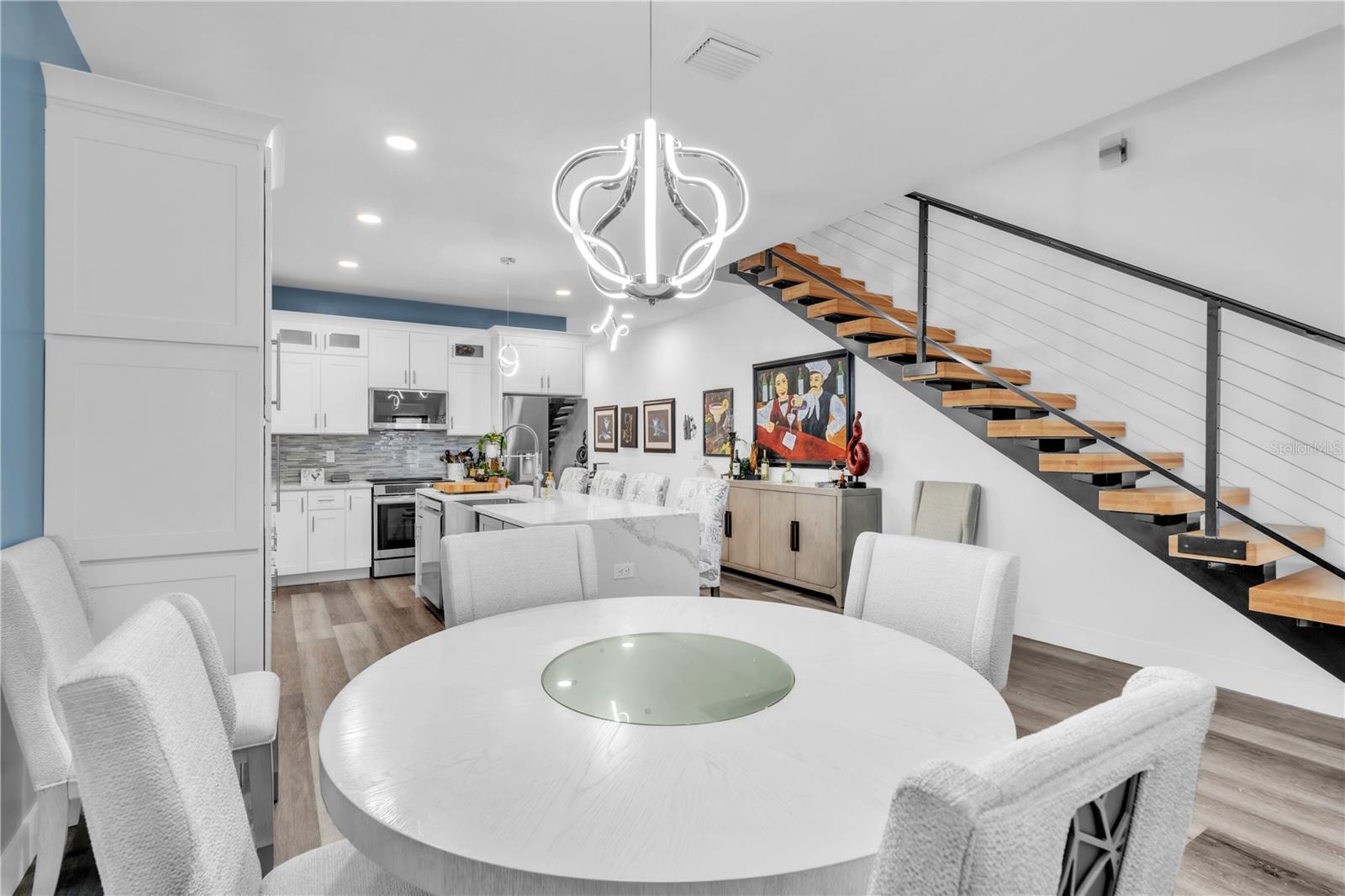 LATITUDES IN THE PARK - Residential