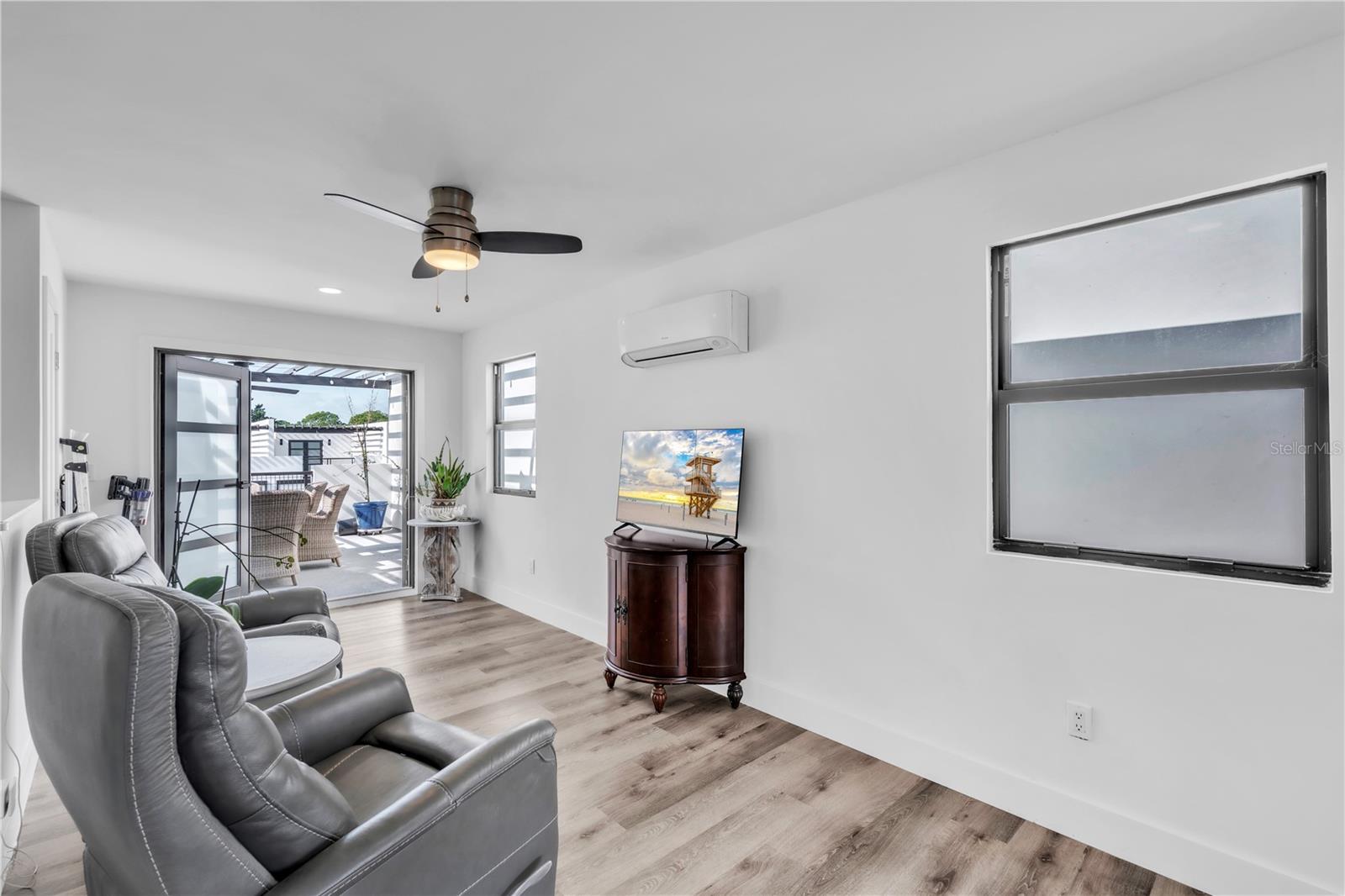 LATITUDES IN THE PARK - Residential