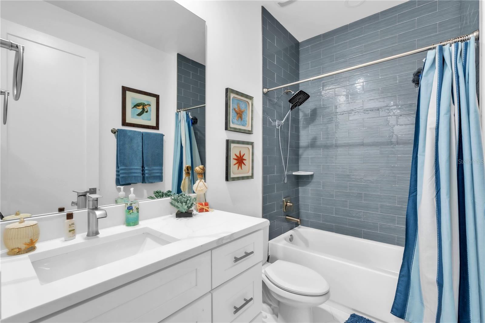 LATITUDES IN THE PARK - Residential