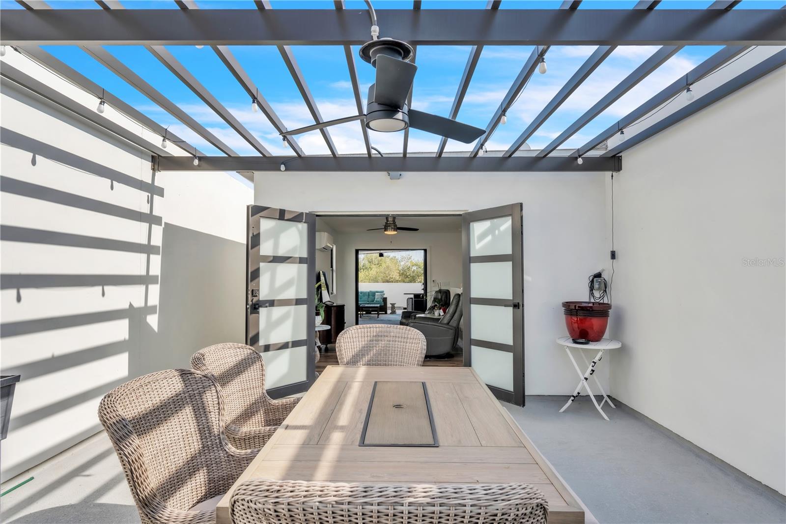 LATITUDES IN THE PARK - Residential