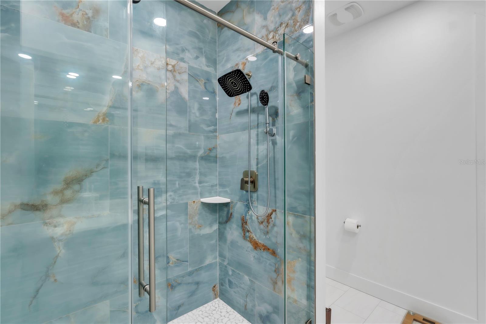 LATITUDES IN THE PARK - Residential