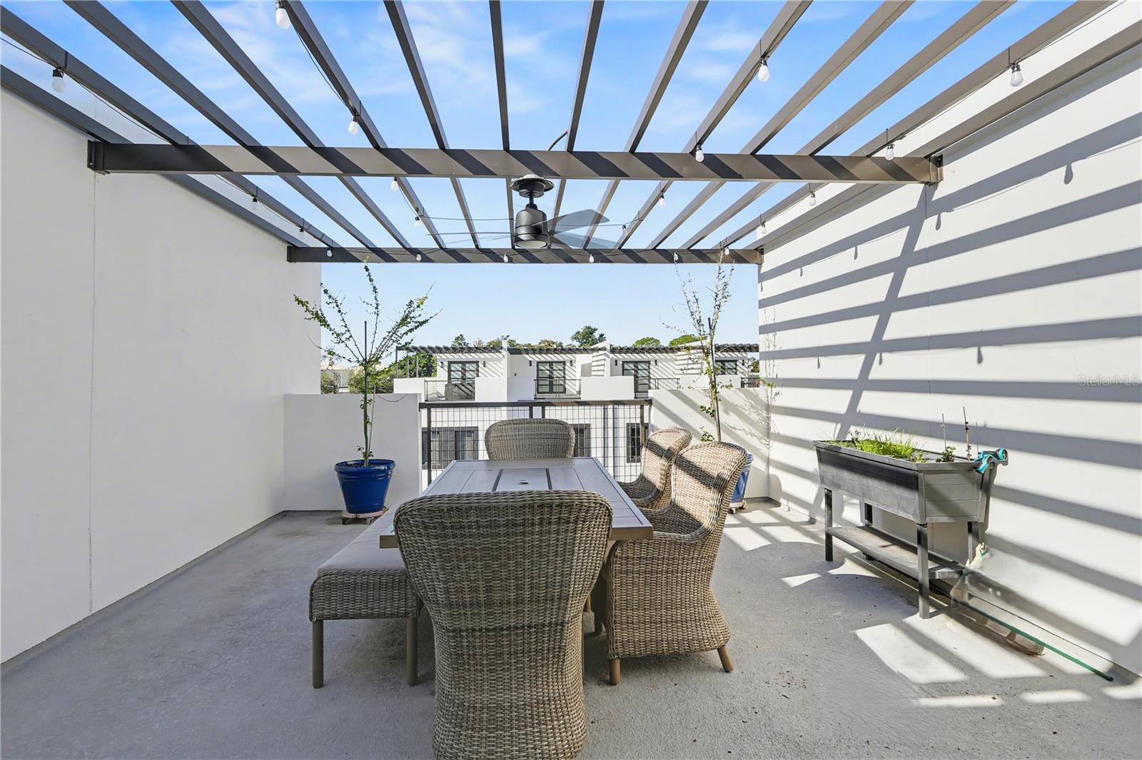 LATITUDES IN THE PARK - Residential