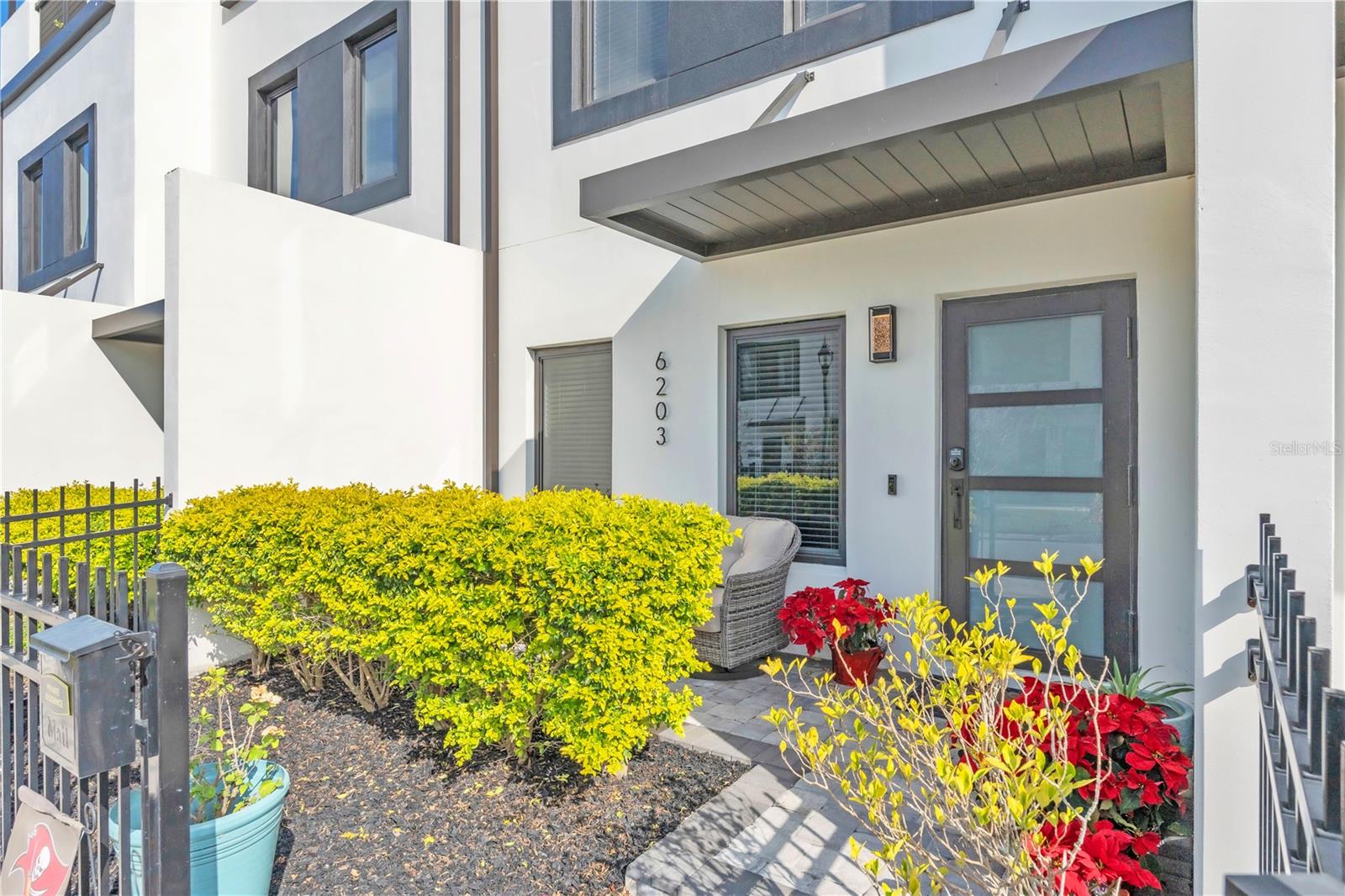 LATITUDES IN THE PARK - Residential