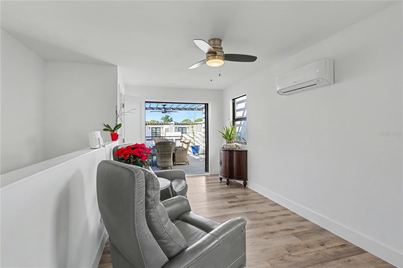 LATITUDES IN THE PARK - Residential