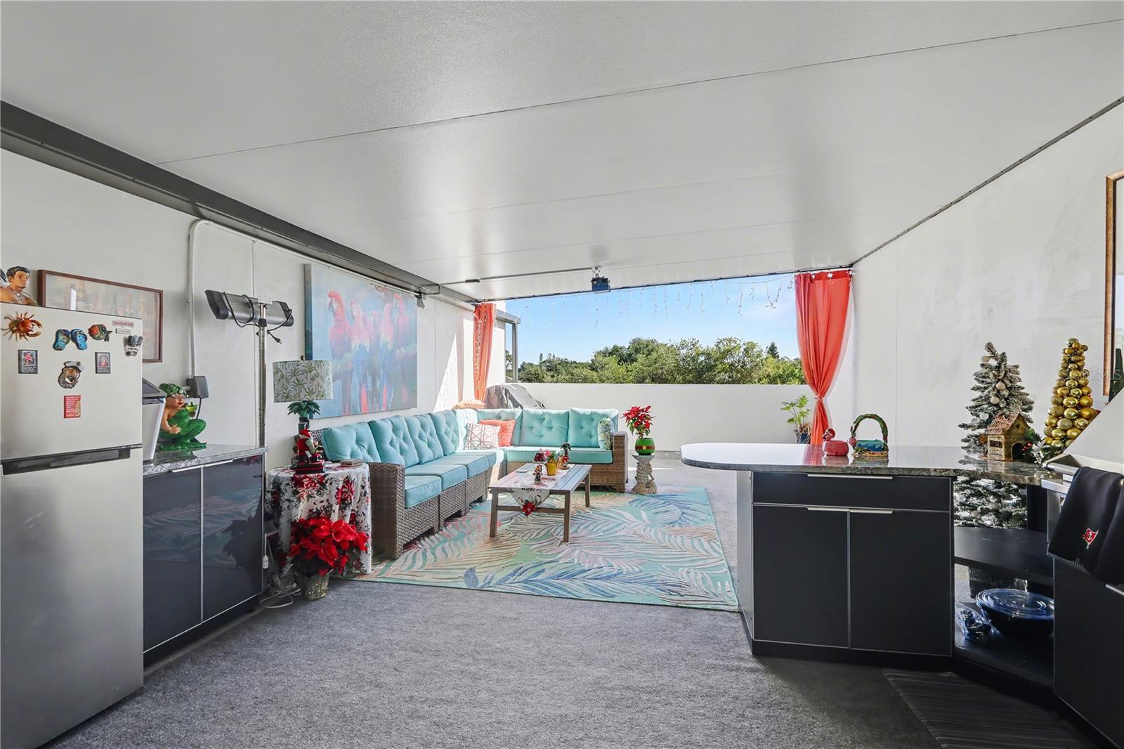 LATITUDES IN THE PARK - Residential