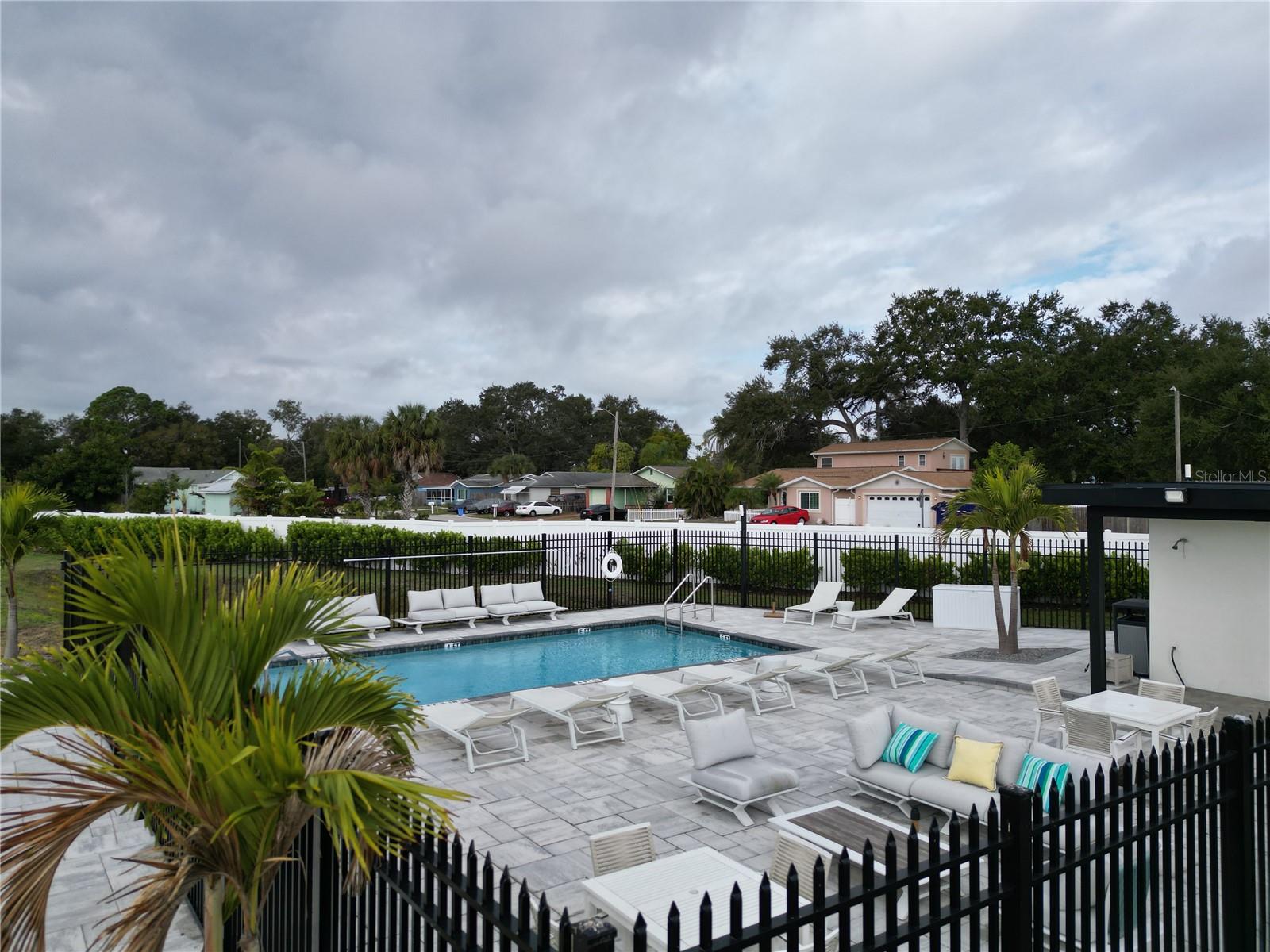 LATITUDES IN THE PARK - Residential