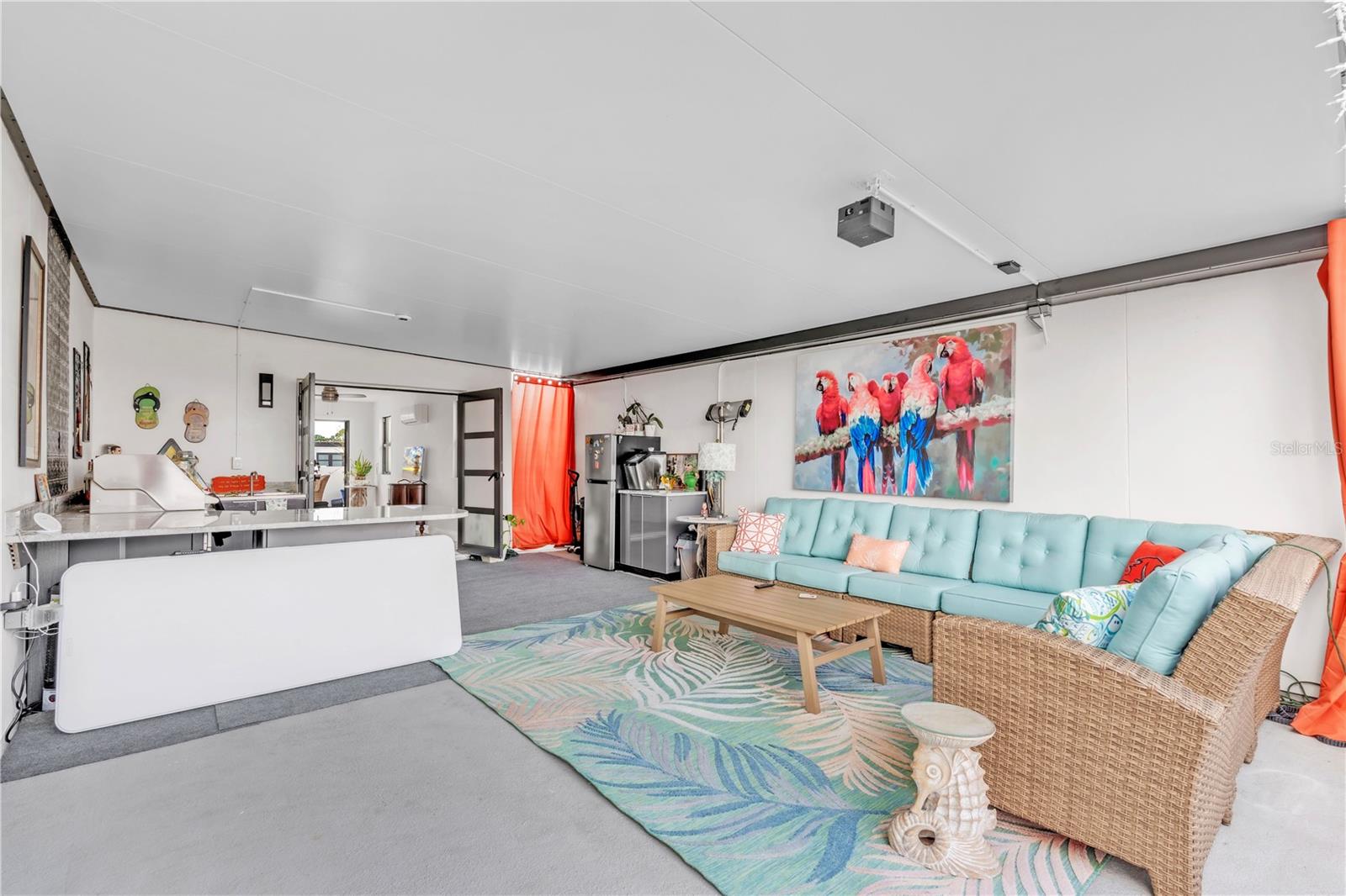 LATITUDES IN THE PARK - Residential