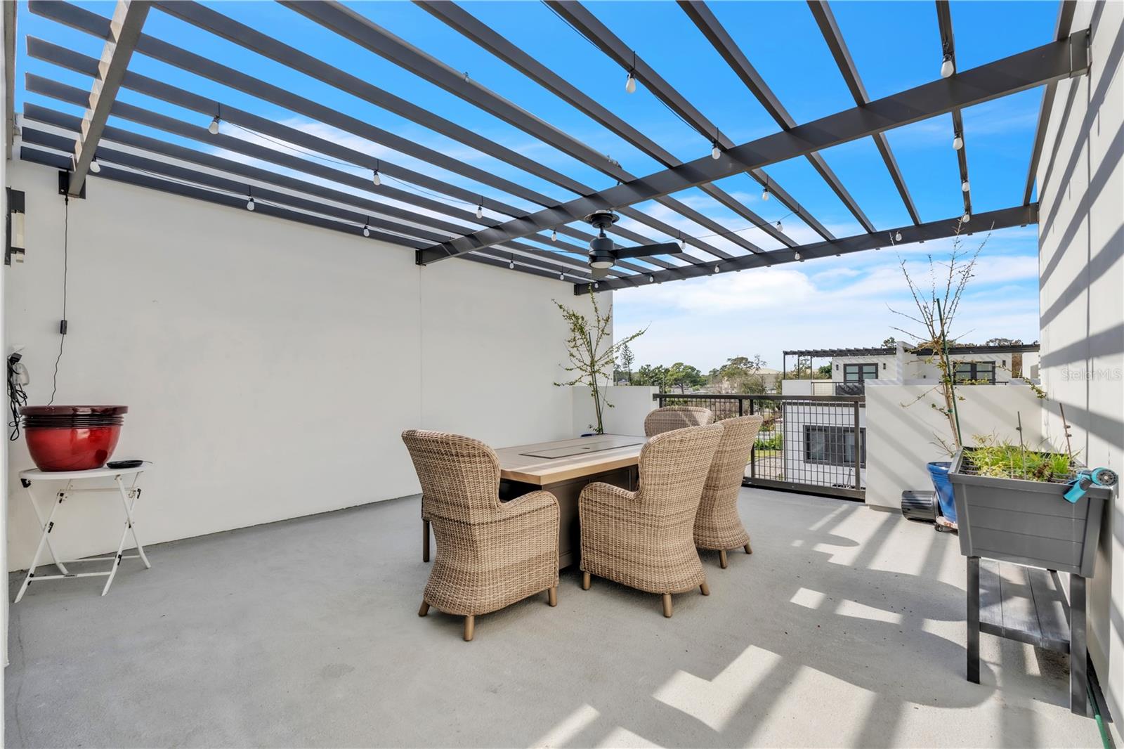 LATITUDES IN THE PARK - Residential