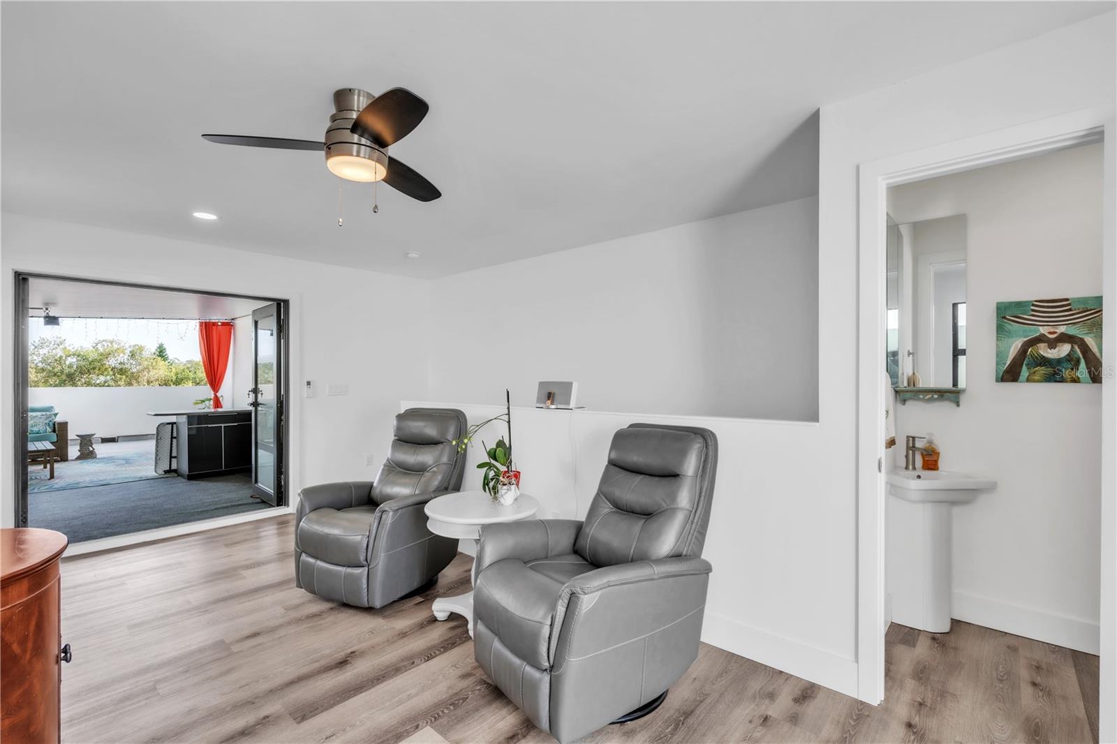 LATITUDES IN THE PARK - Residential