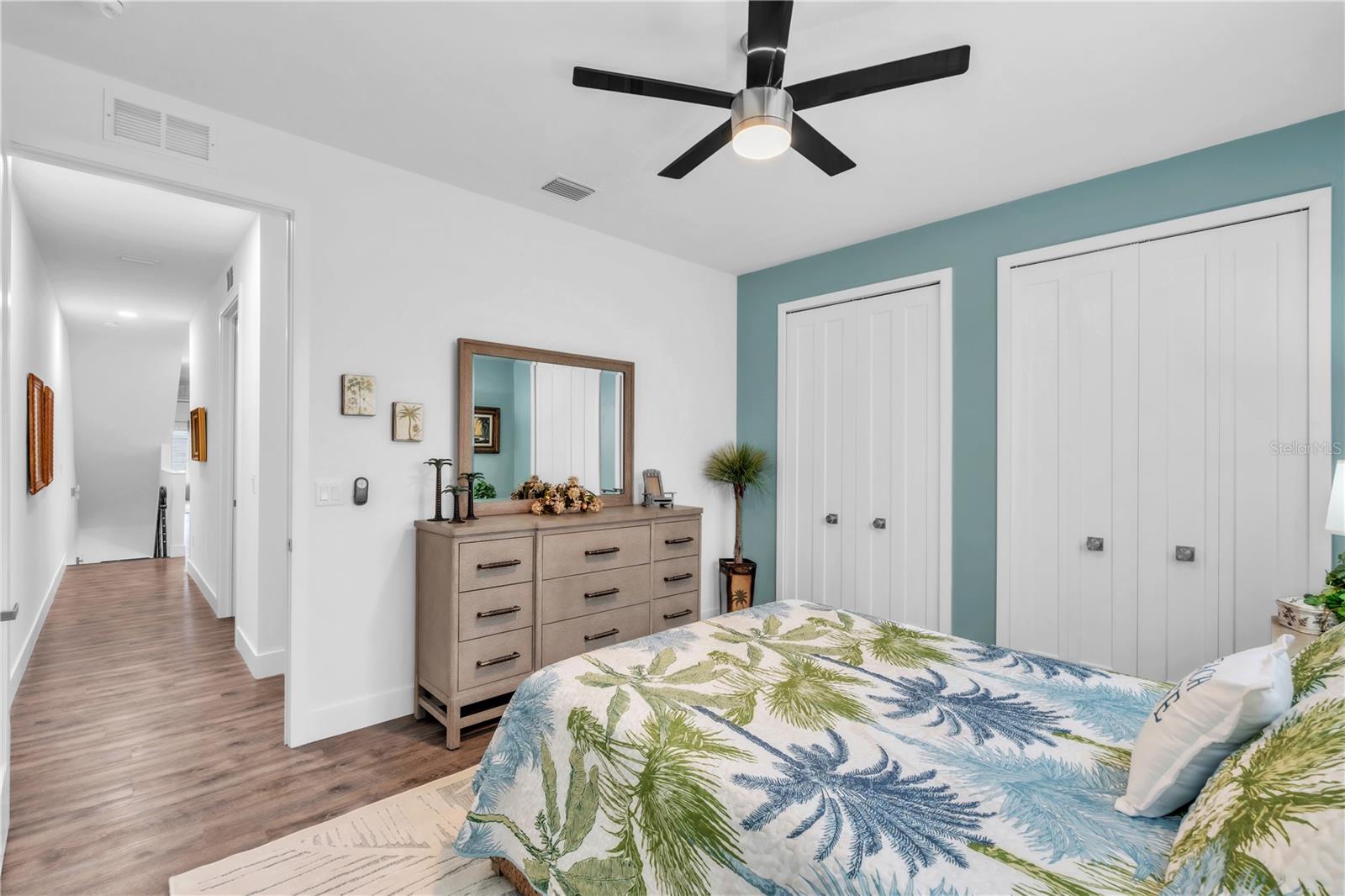 LATITUDES IN THE PARK - Residential