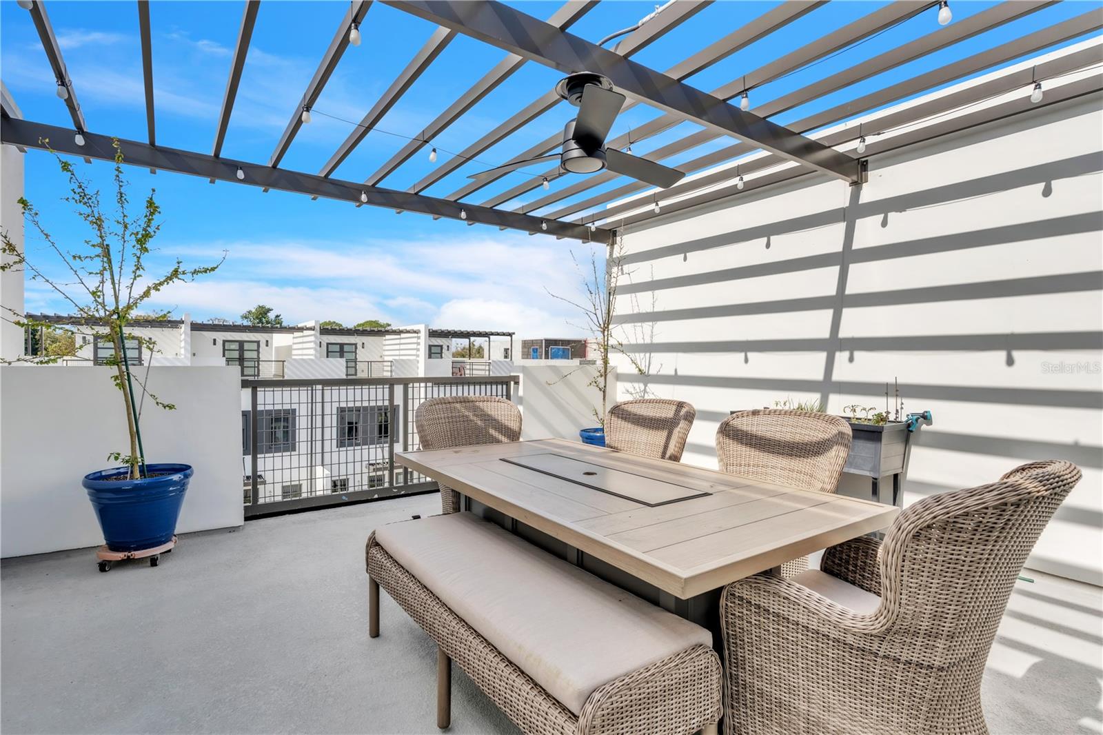 LATITUDES IN THE PARK - Residential