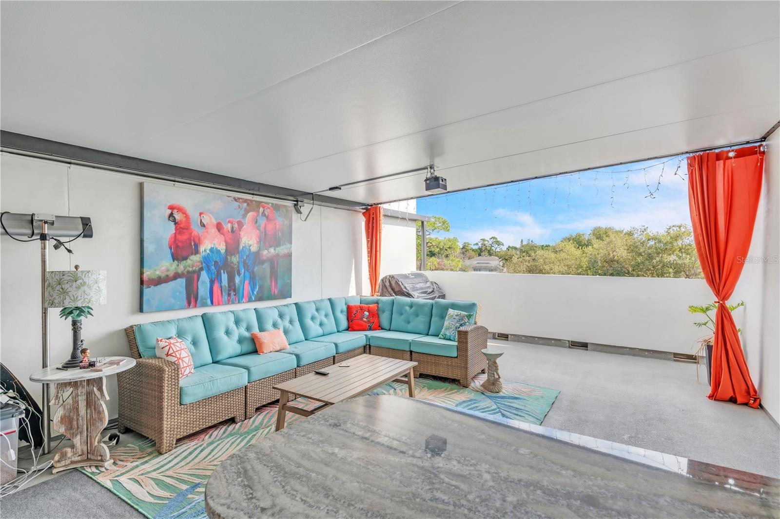 LATITUDES IN THE PARK - Residential