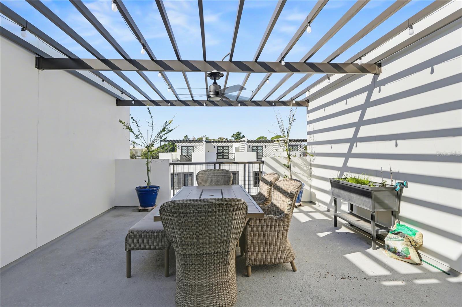 LATITUDES IN THE PARK - Residential