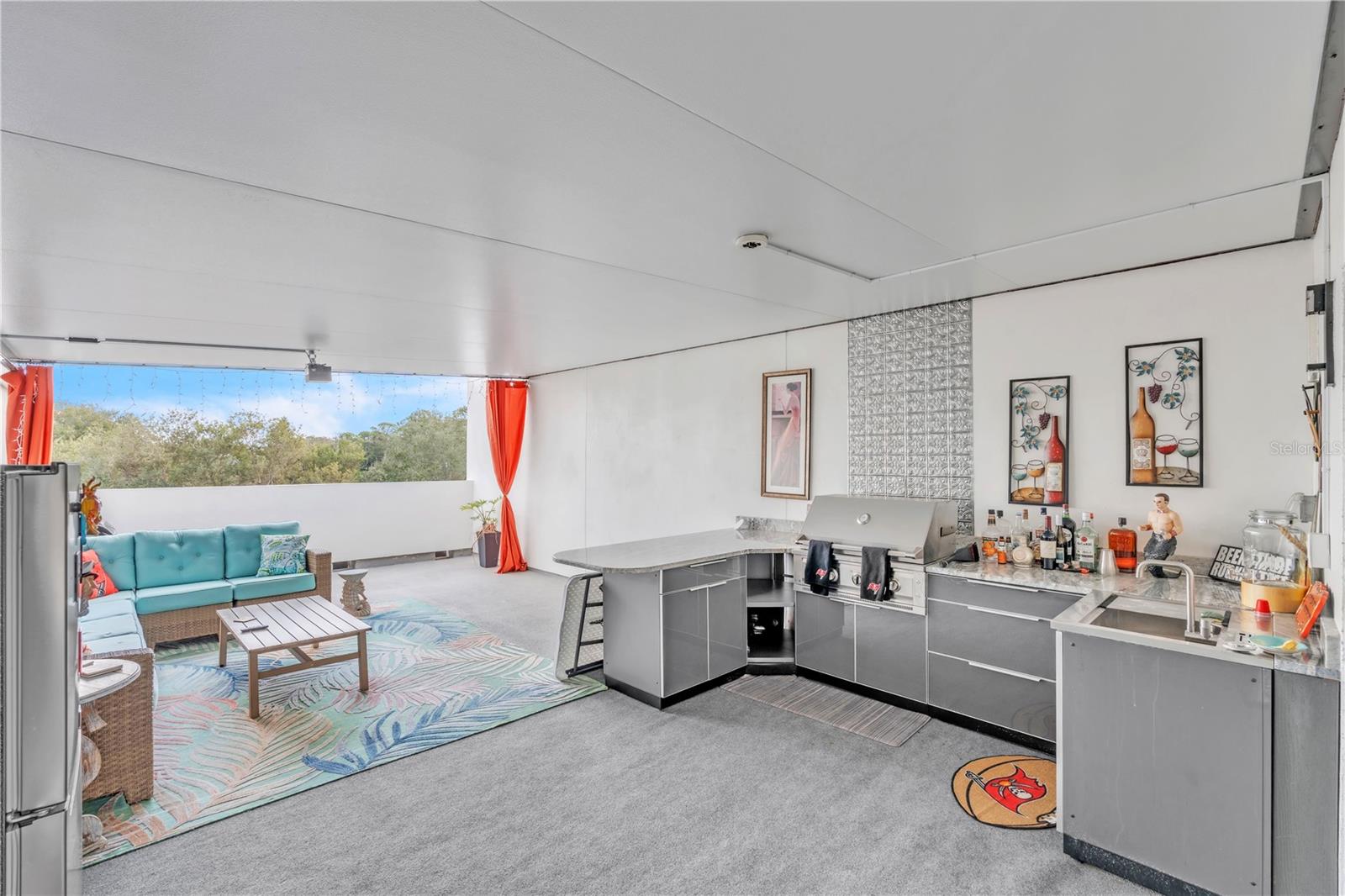 LATITUDES IN THE PARK - Residential