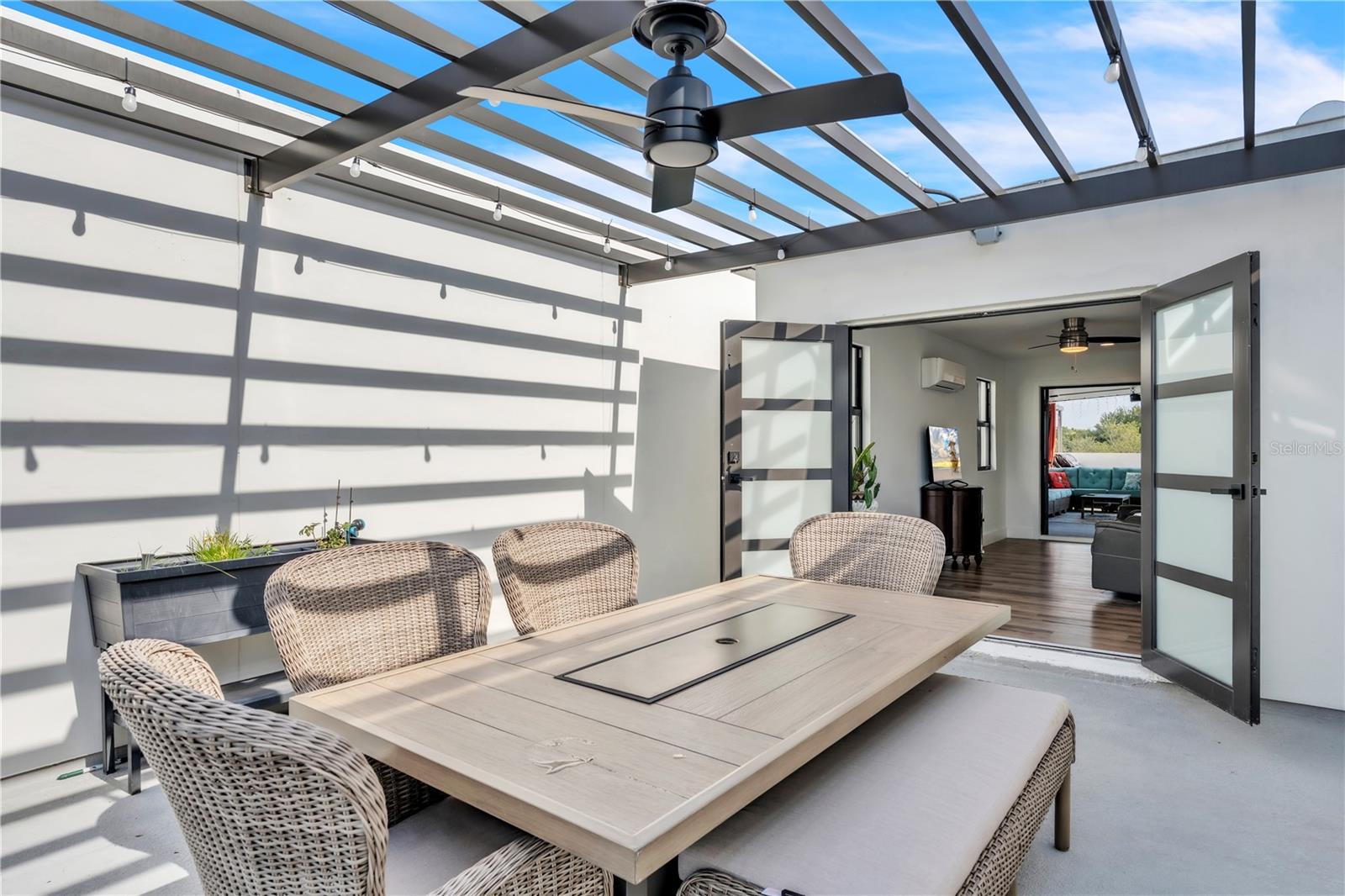 LATITUDES IN THE PARK - Residential