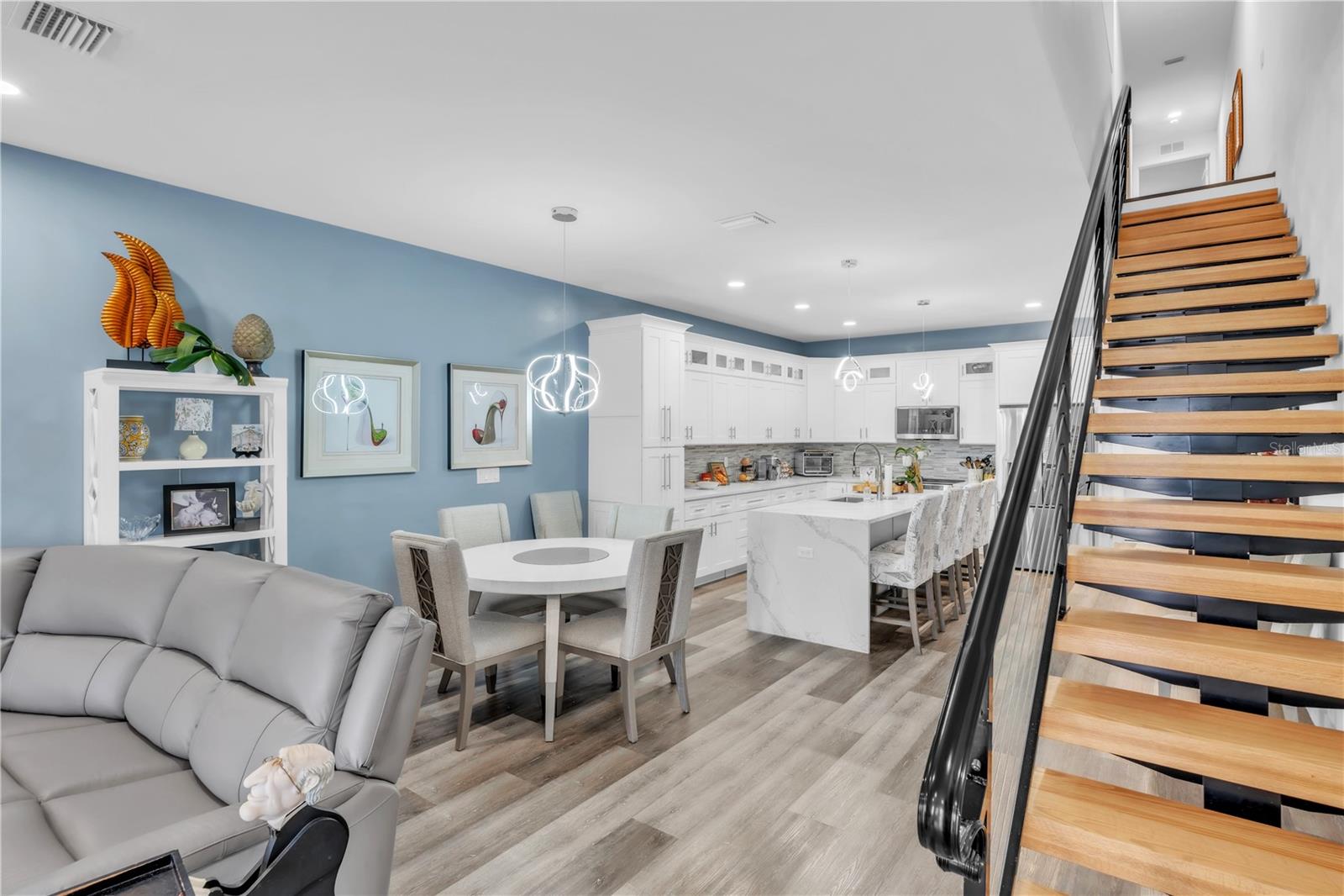 LATITUDES IN THE PARK - Residential