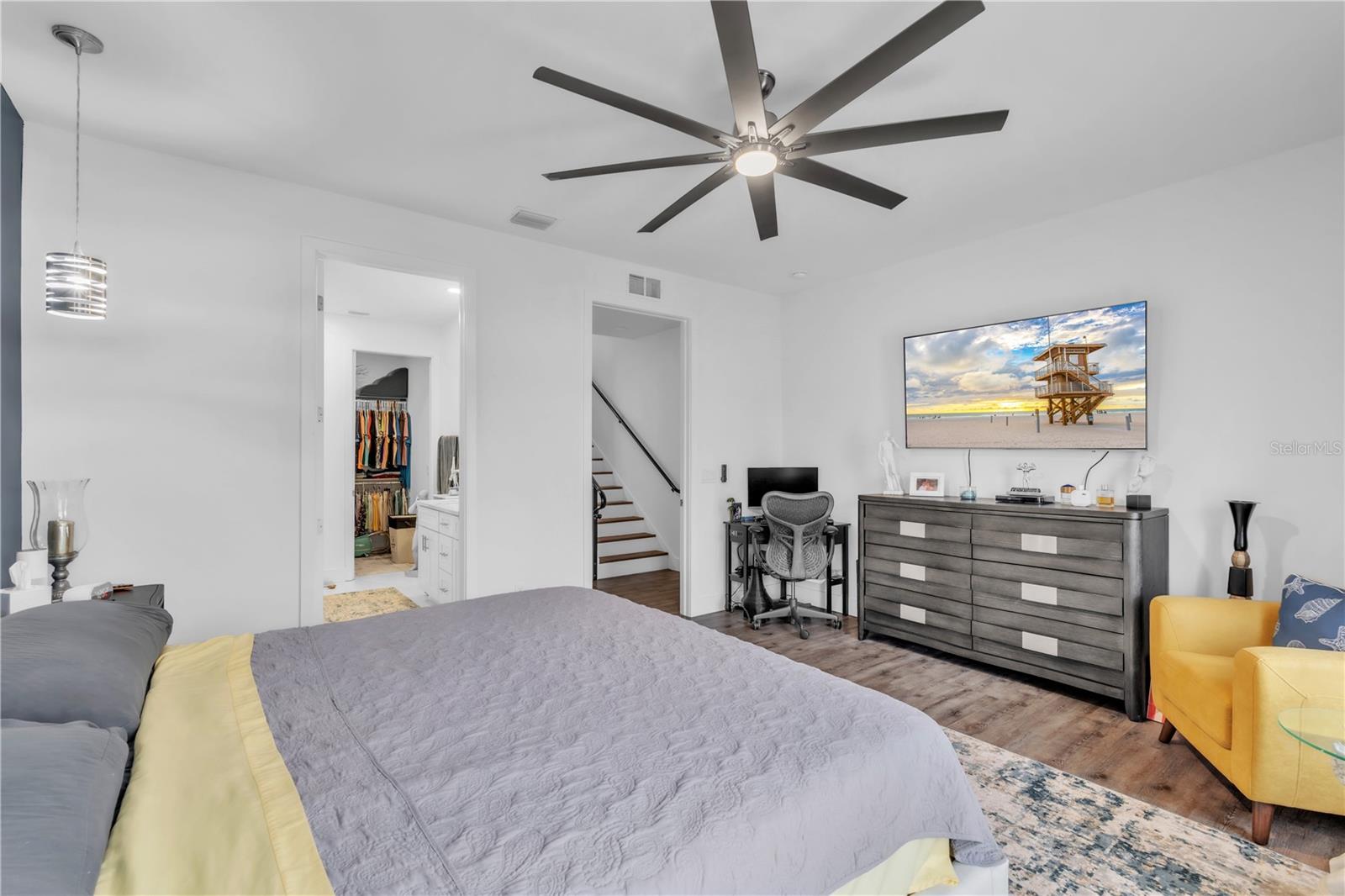 LATITUDES IN THE PARK - Residential