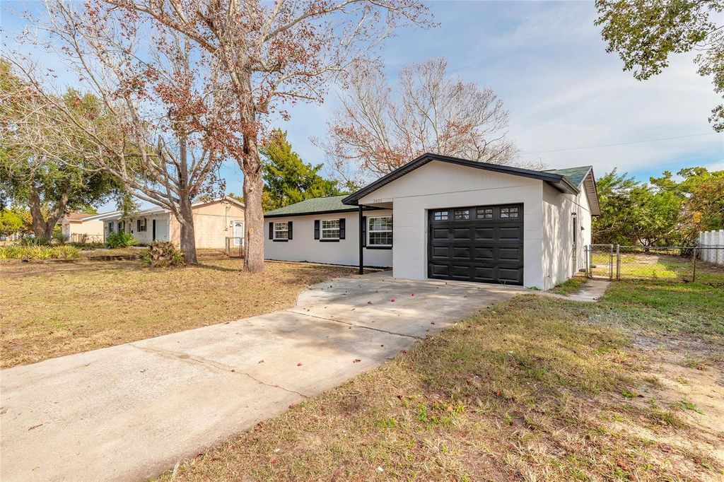 Photo of 1605 Bradford Road, Edgewater, FL 32132 (MLS # V4946547)