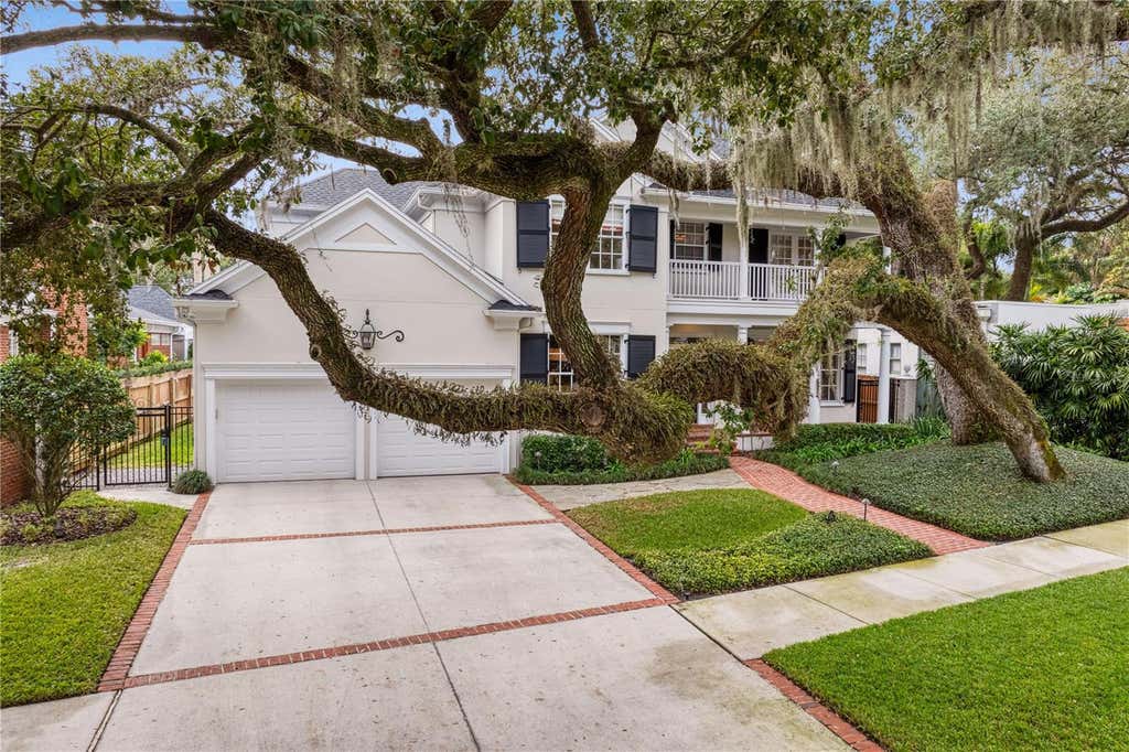Photo of 4502 W Culbreath Avenue, Tampa, FL 33609 (MLS # TB8523426)