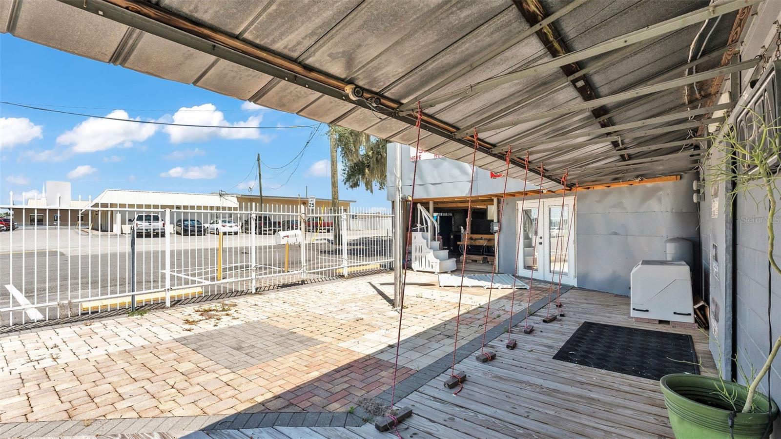 MARIANA HEIGHTS - Commercial Sale