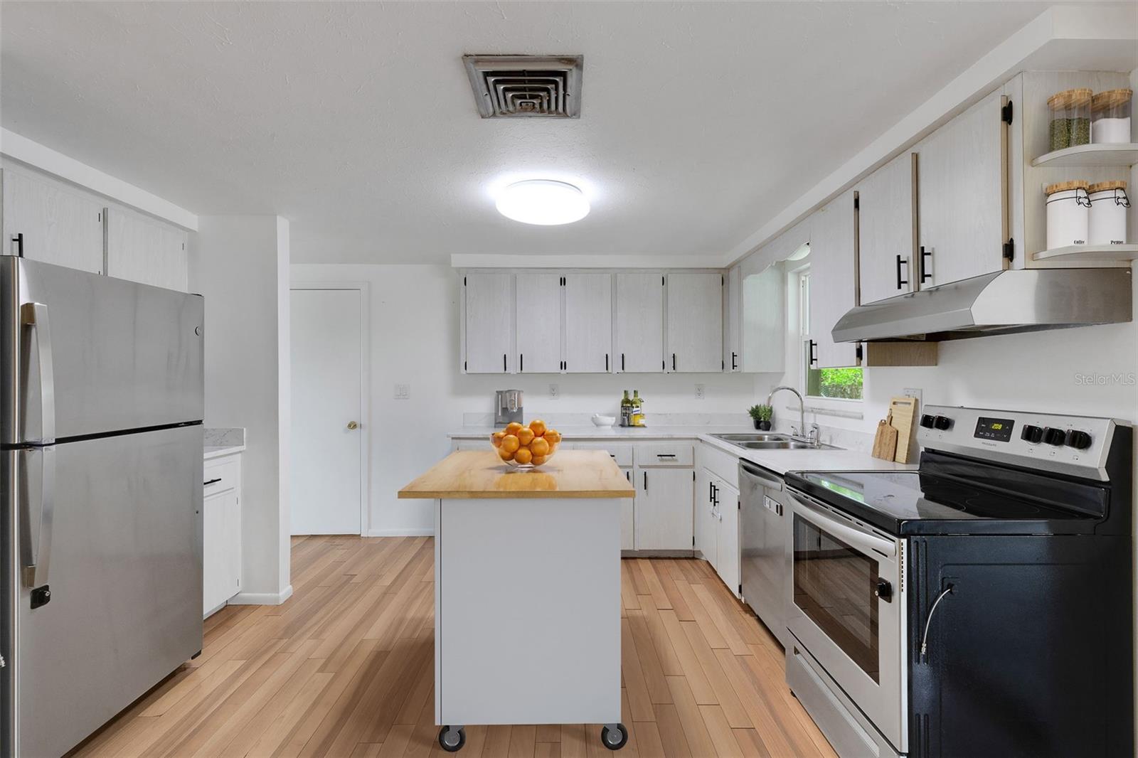 MARLAND COURT - Residential
