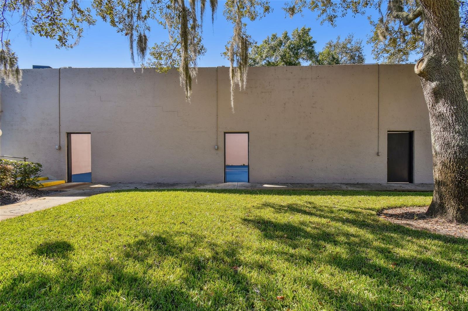 NORTH OAKS CONDO III - Residential