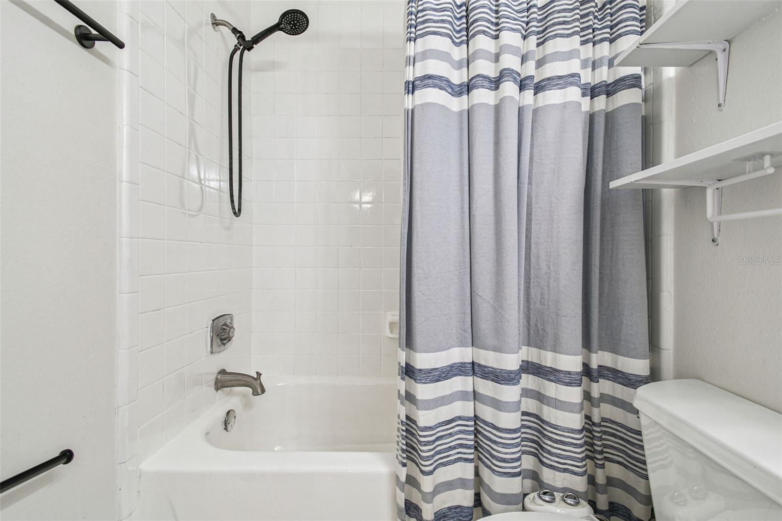 NORTH OAKS CONDO III - Residential