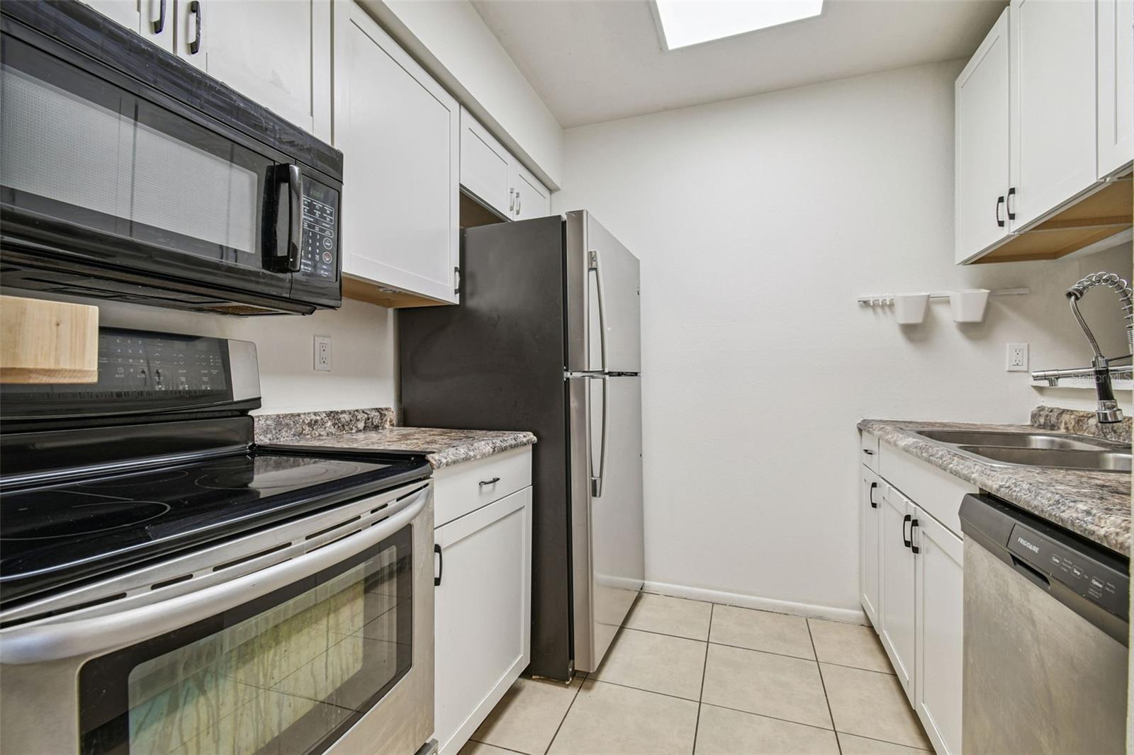 NORTH OAKS CONDO III - Residential