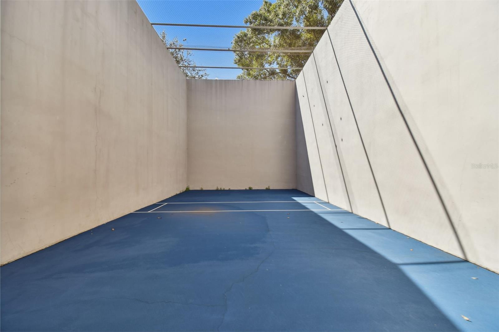 NORTH OAKS CONDO III - Residential