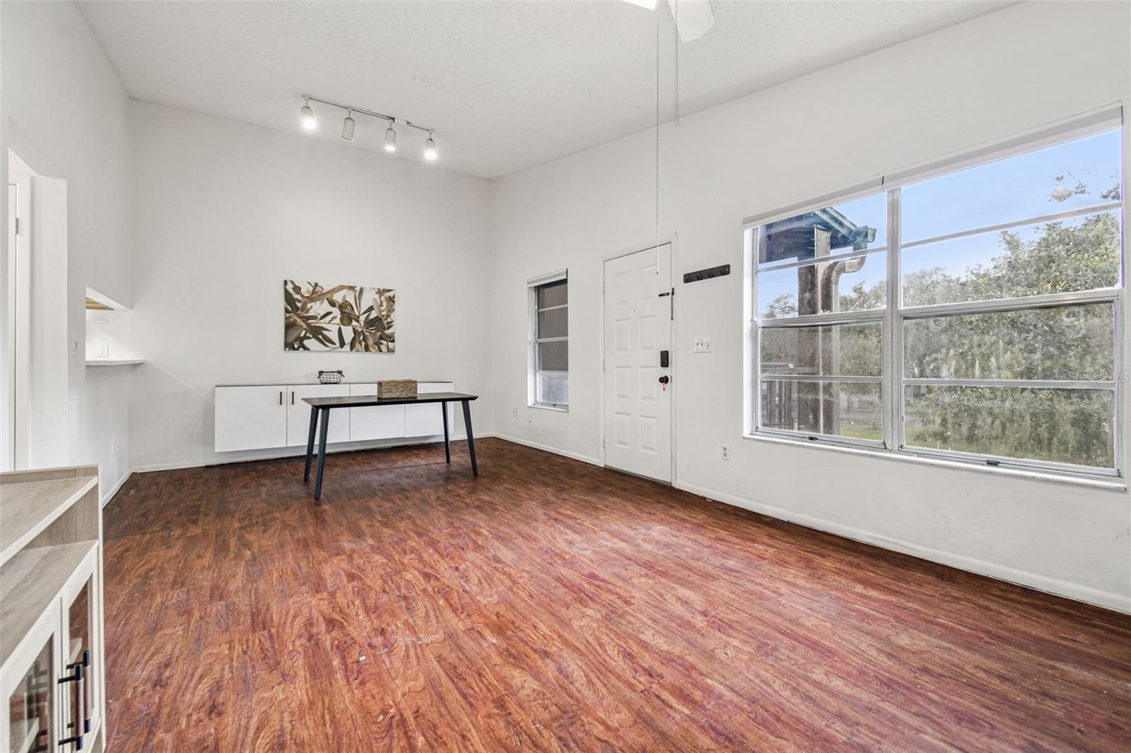 NORTH OAKS CONDO III - Residential